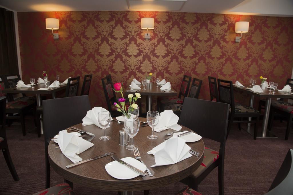 Hotel Ramada Cambridge Extérieur photo