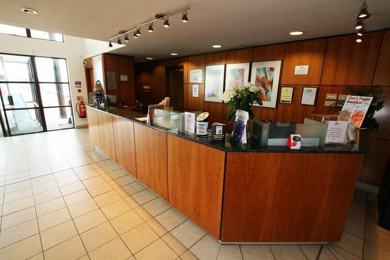 Hotel Ramada Cambridge Extérieur photo