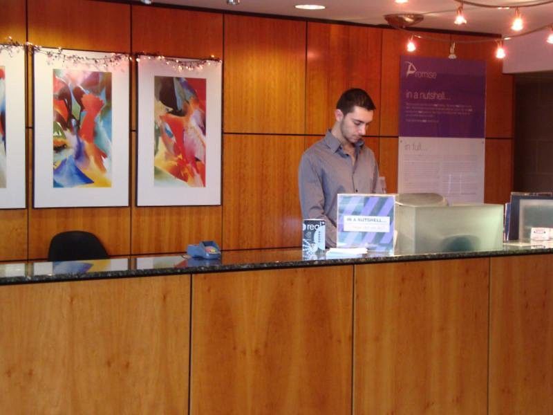 Hotel Ramada Cambridge Extérieur photo