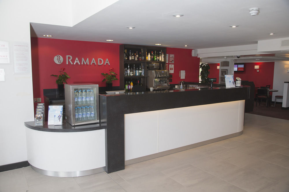 Hotel Ramada Cambridge Extérieur photo