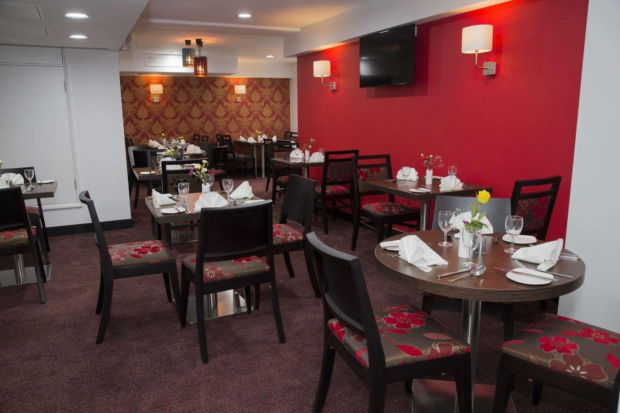 Hotel Ramada Cambridge Extérieur photo