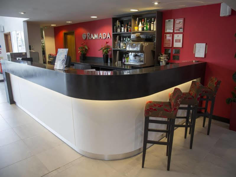 Hotel Ramada Cambridge Extérieur photo